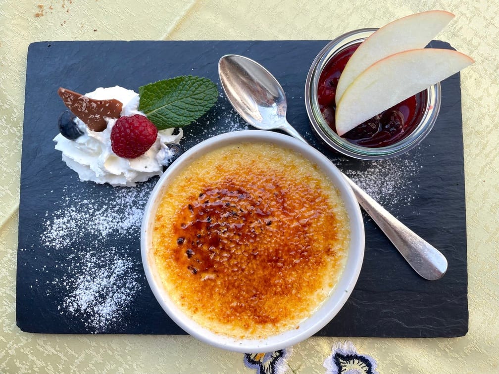 dessert à base de crème brûlée et de crème fraiche