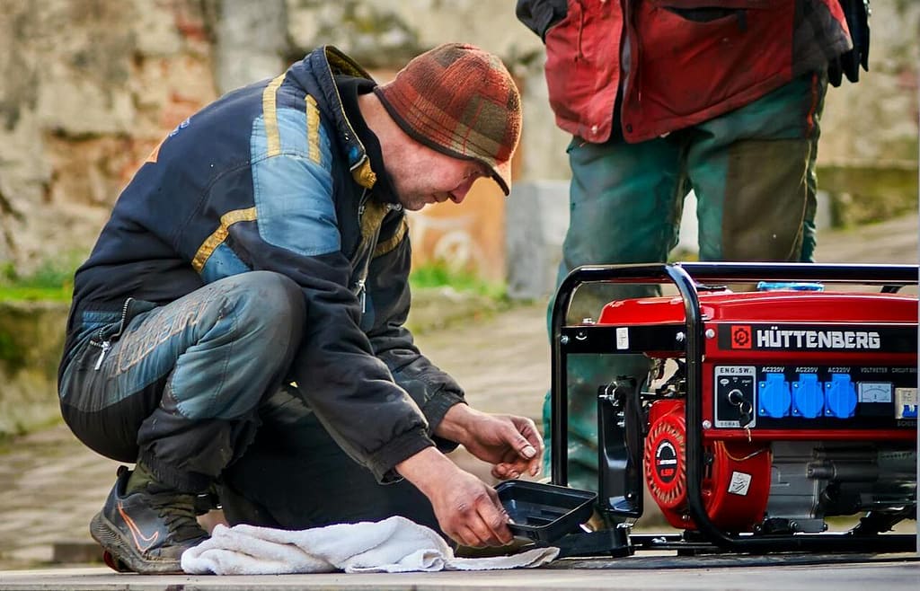 réparation d'un petit groupe électrogène