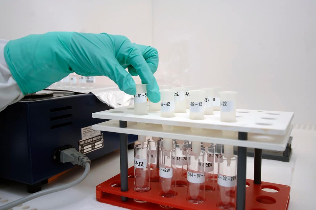 échantillons dans des tubes