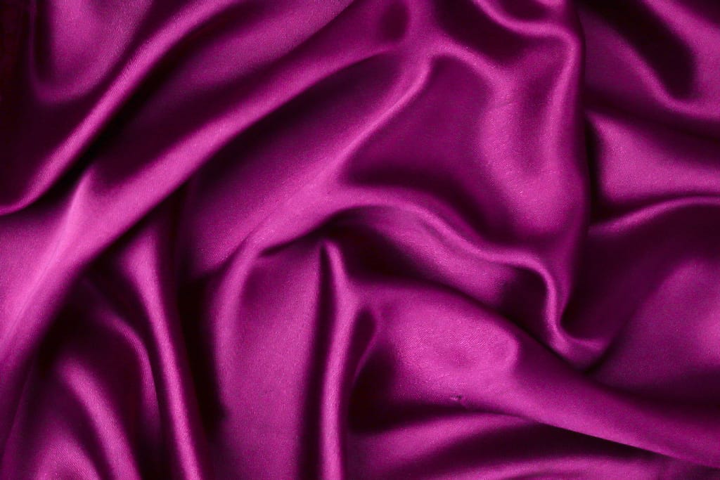 draps de soie couleur mauve