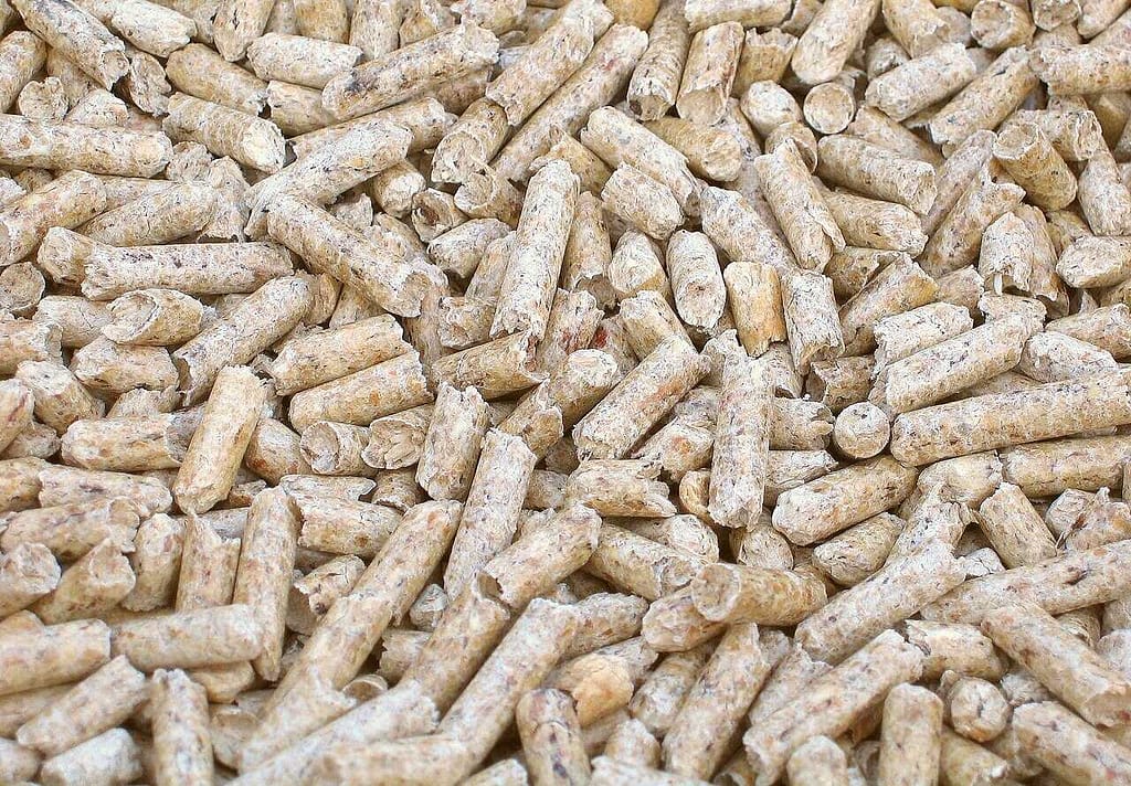 tas de granulés de bois