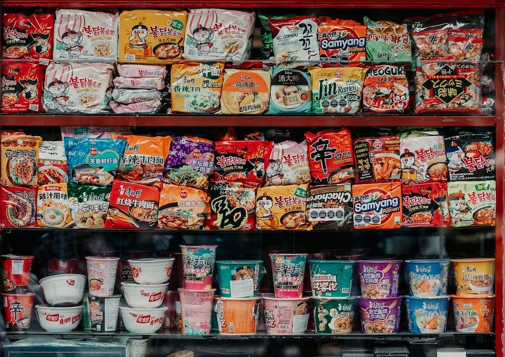 produits asiatiques dans un supermarché