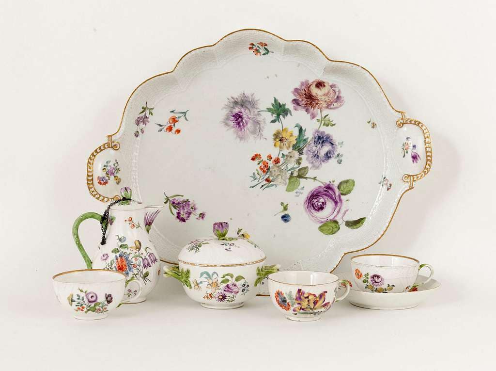articles de vaisselle en porcelaine