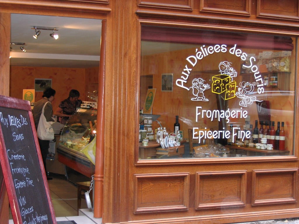 entrée d'une épicerie fine et fromagerie