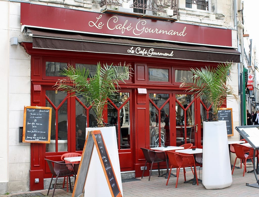 devanture d'un café français