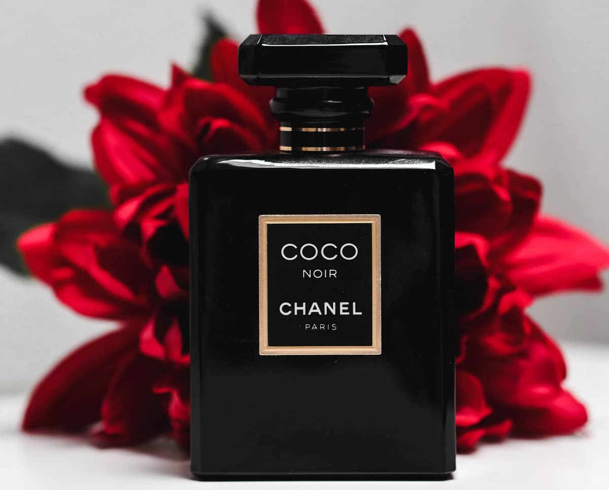 Gros plan sur un parfum de Coco Chanel