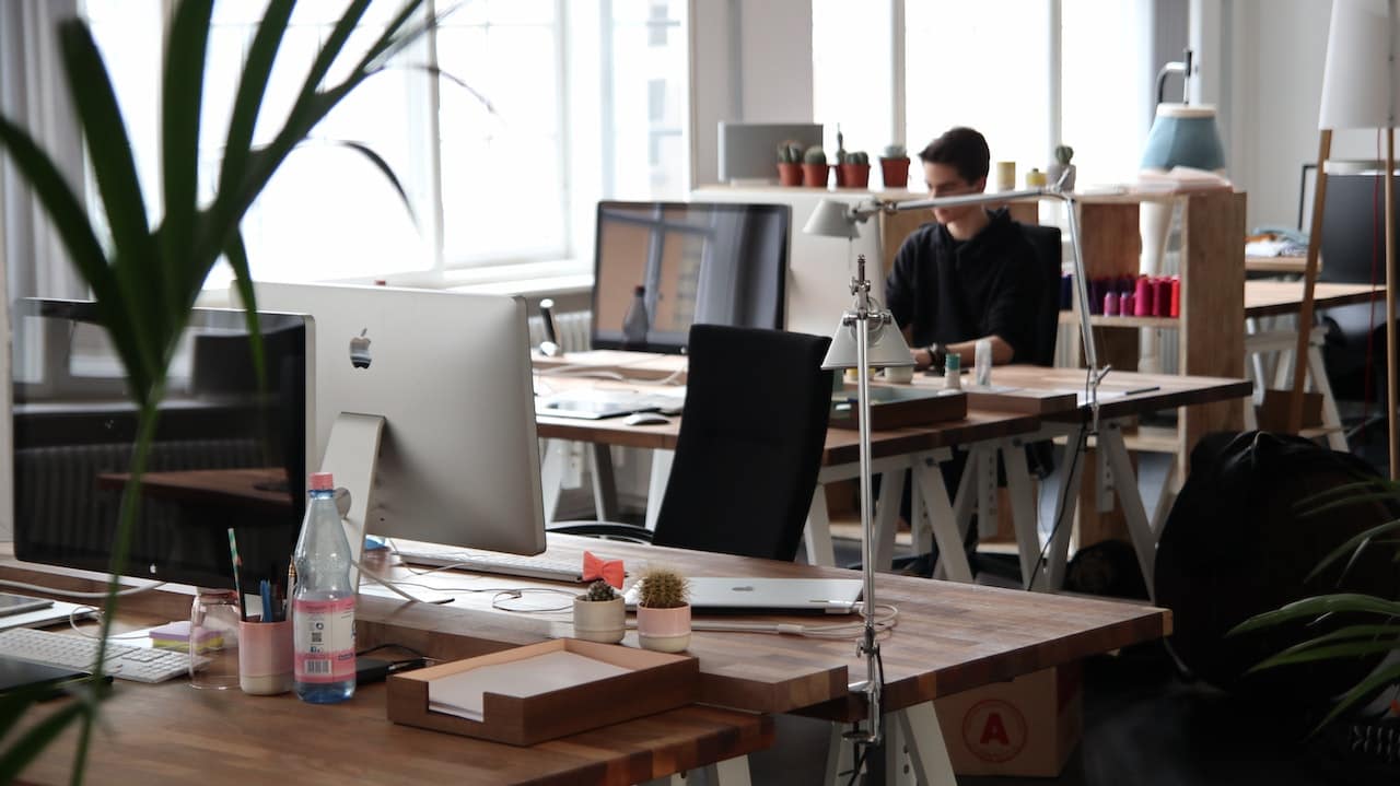 meubles et sièges de bureau dans une startupe