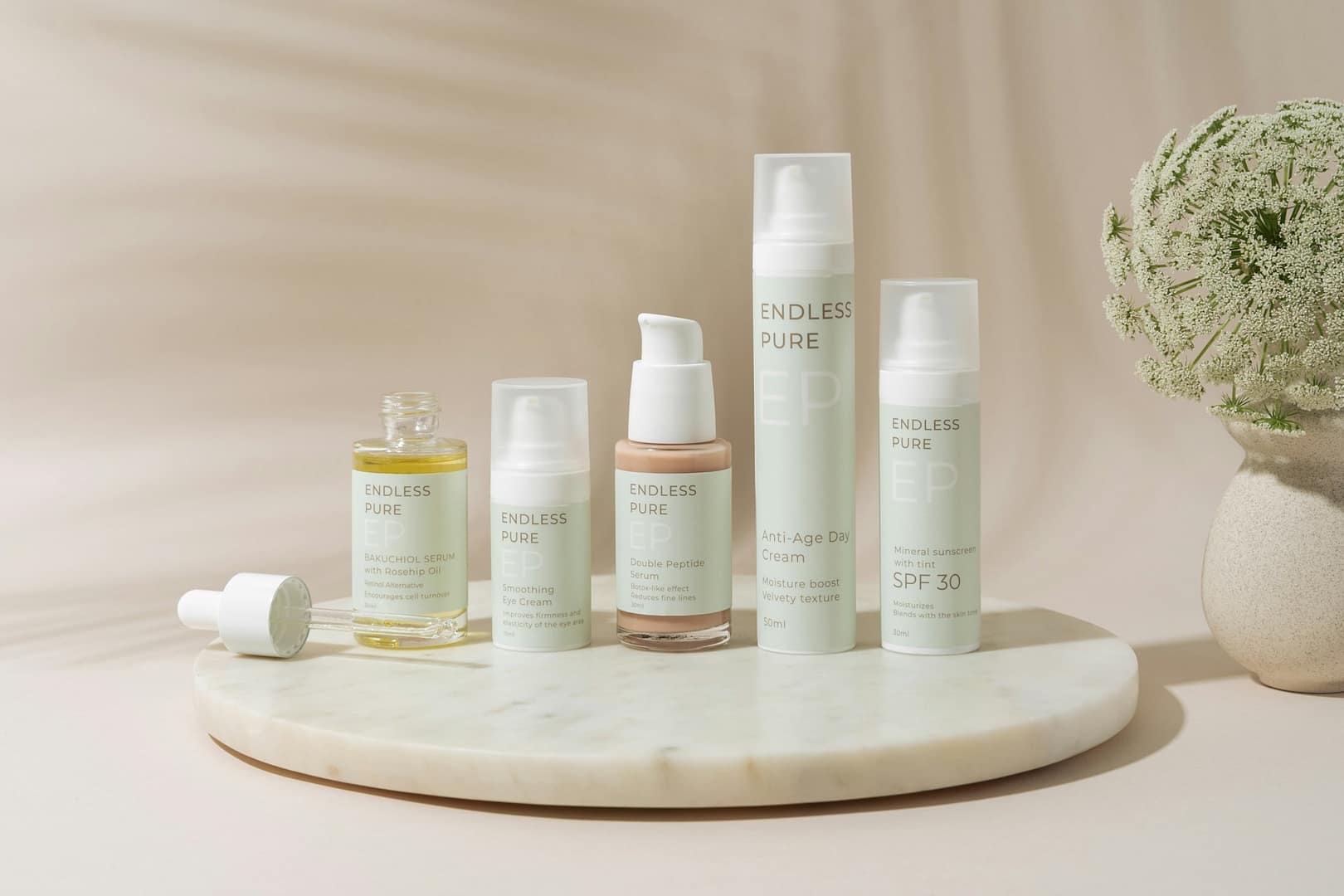 des produits de cosmétiques conditionnés différemment