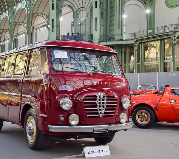 ventes aux enchères de voitures vintage au Grand Palais