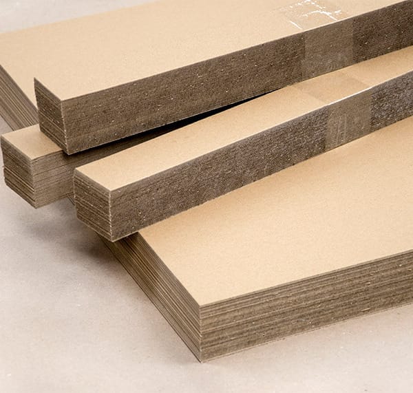 différentes couches de cartons compacts