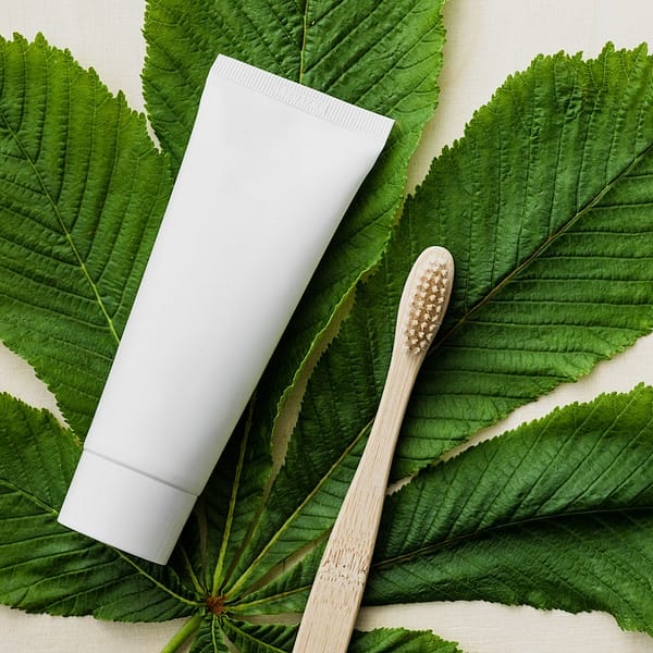 un dentifrice et une brosse à dent