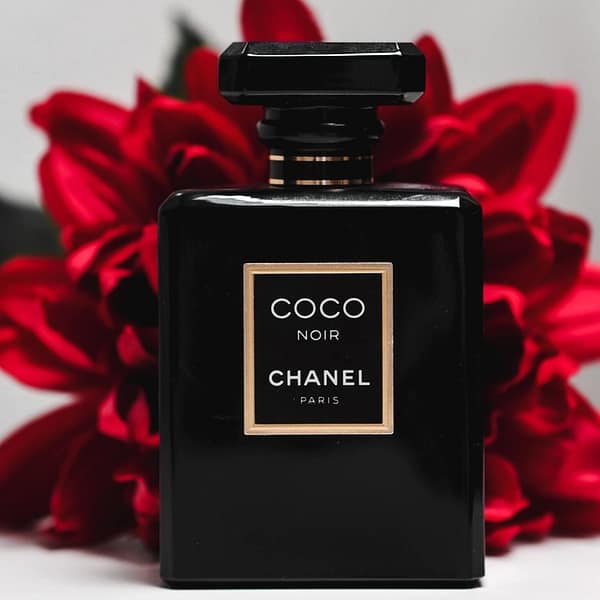 Gros plan sur un parfum de Coco Chanel