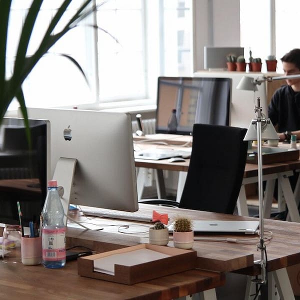 matériel informatique dans un coworking