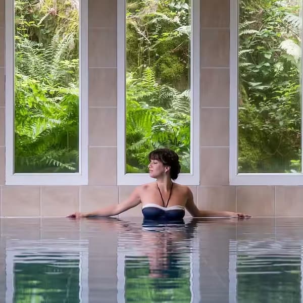 une femme dans une cure de thalassothérapie