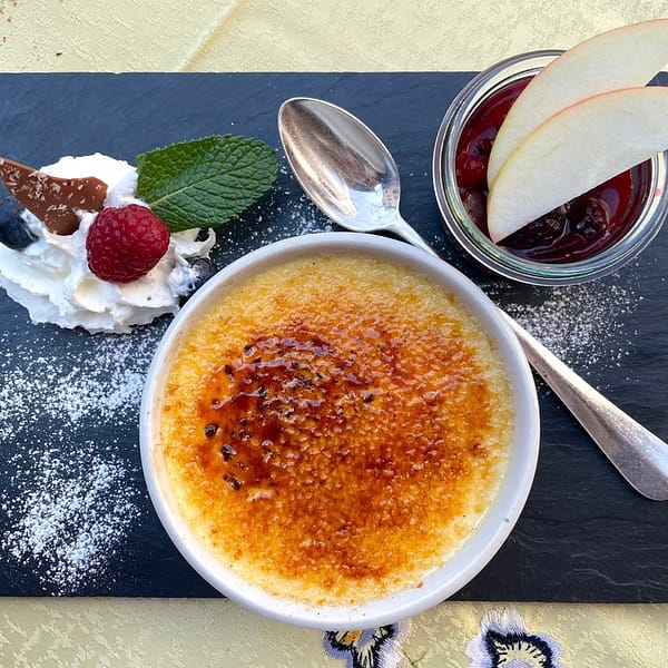 dessert à base de crème brûlée et de crème fraiche