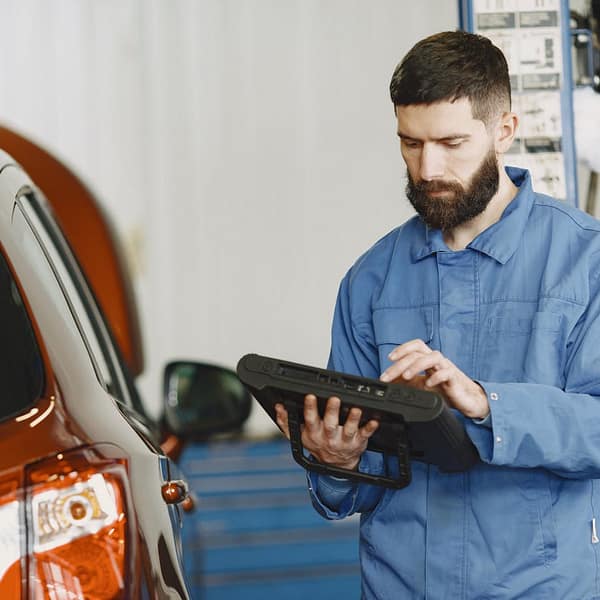 inspection d'un véhicule lors d'un contrôle technique