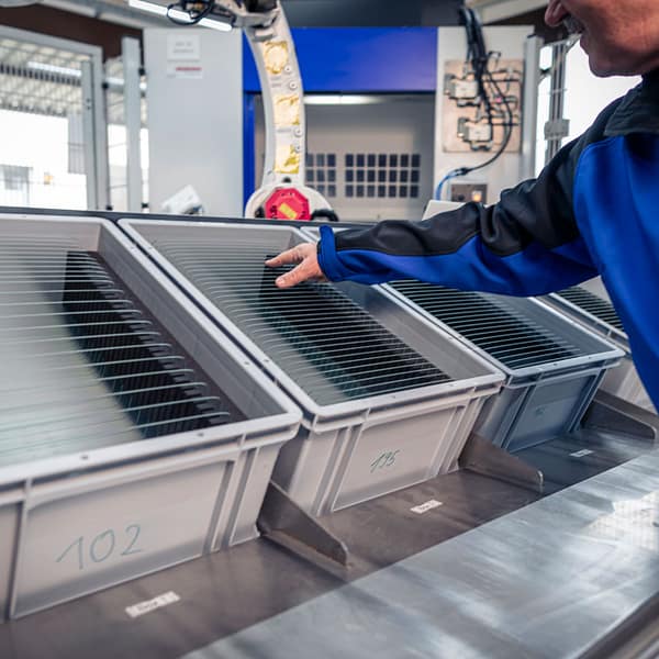inspection de verres techniques dans une usine