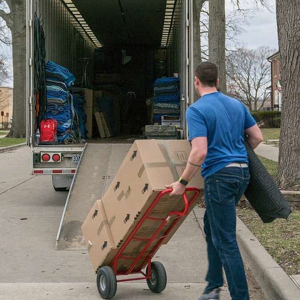 camion et treuil utilisés lors d'un déménagement