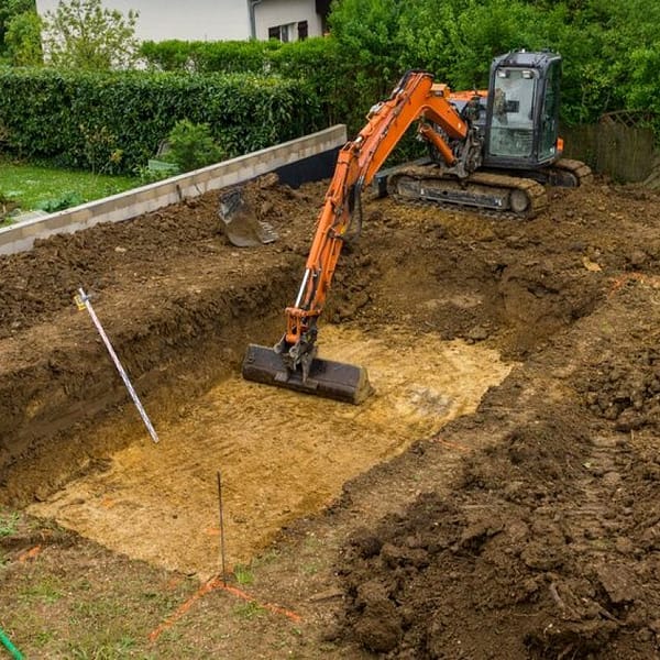 travaux de terrassement pour une piscine