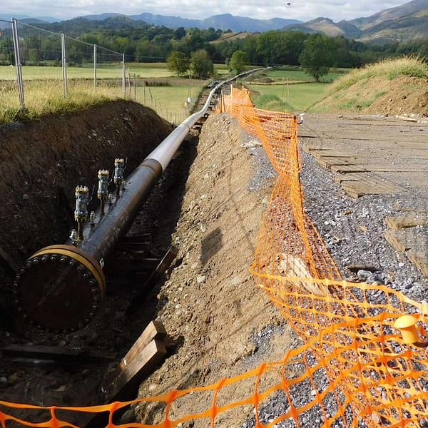 Longue canalisation enterrée pour le transport de gaz