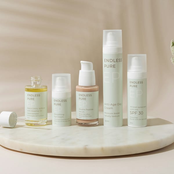 des produits de cosmétiques conditionnés différemment