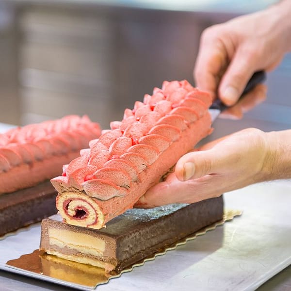 finition d'une pâtisserie