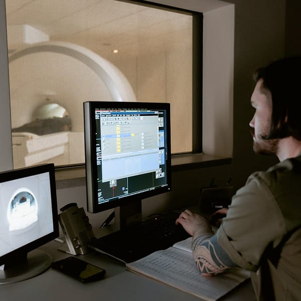 observation sur ordinateur des résultats d'un scanner