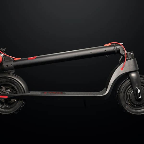 trottinette électrique de marque Xiaomi repliée