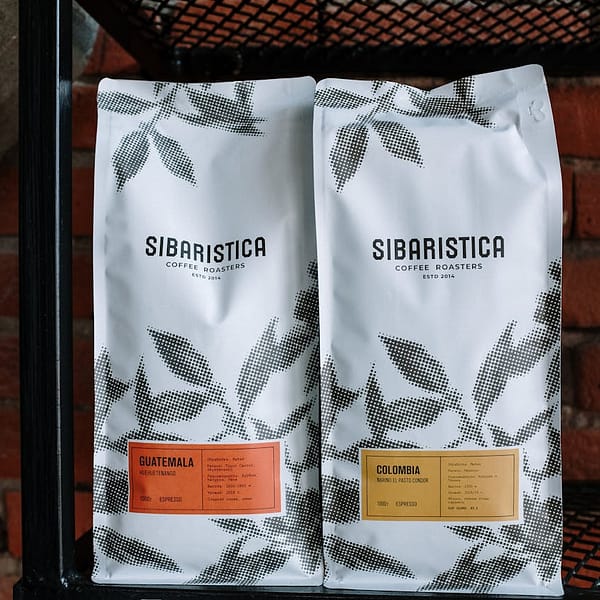 Deux sachets de café de spécialité