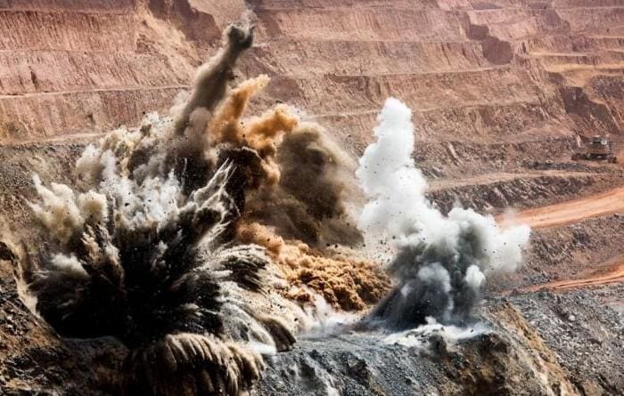 utilisation d'explosifs dans les carrières et les mines