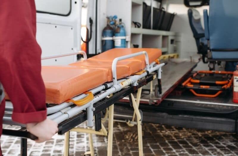civière dans une ambulance