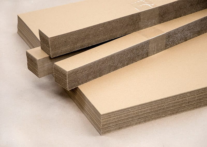 différentes couches de cartons compacts